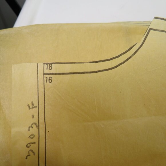 McCall's 3903 sewing pattern size 16-18 dress (fitted) double breasted button - Picture 8 of 9